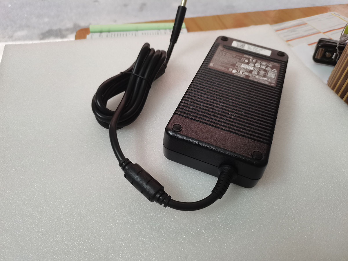 NEW Genuine 330W 19.5V 16.92A  - Pc Gaming Dell recension och pris